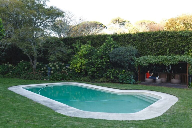 Plumbing Tips For Hosting A Summer Backyard Party